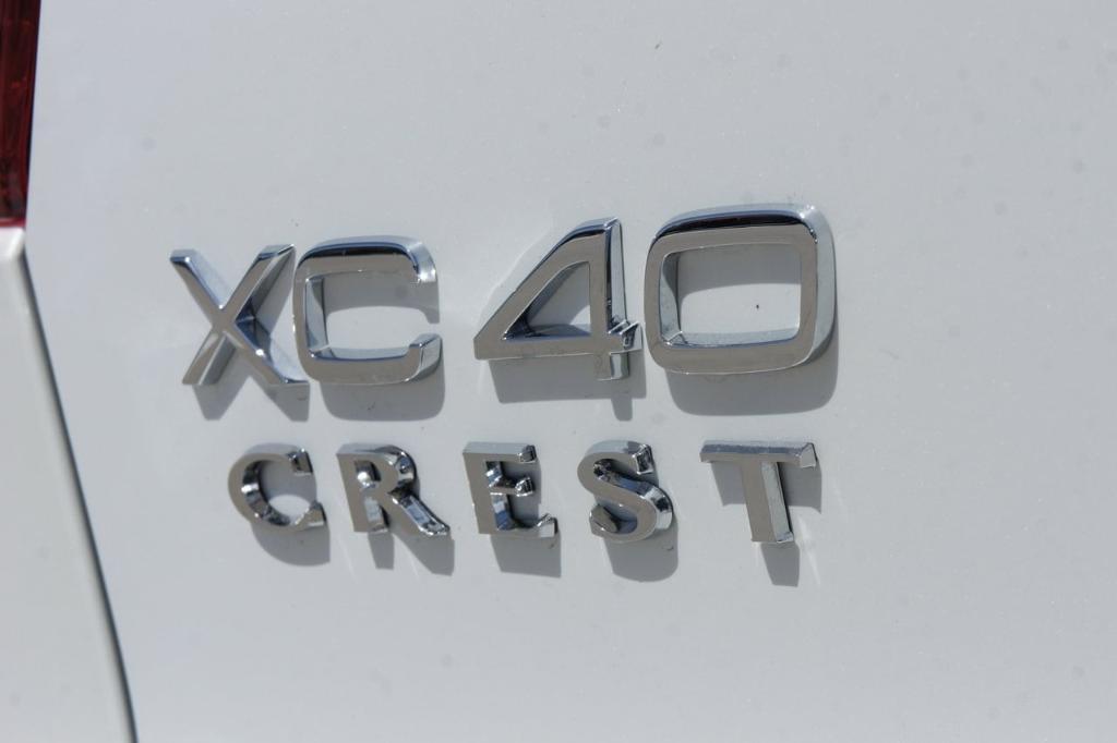 new 2025 Volvo XC40 car, priced at $48,790