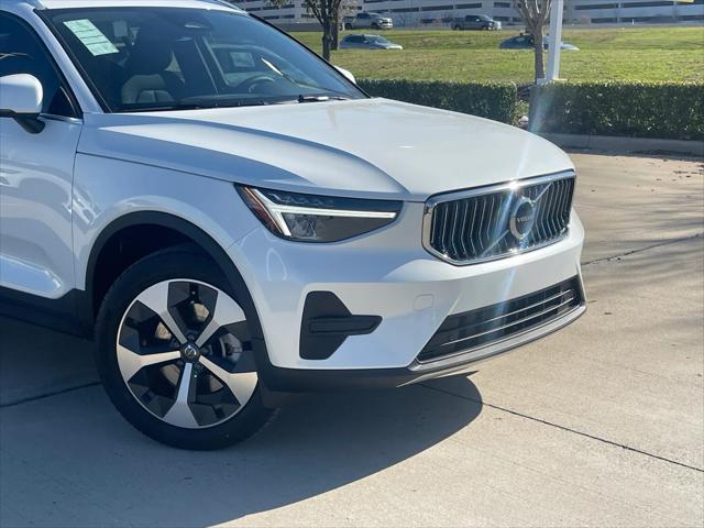 new 2025 Volvo XC40 car, priced at $44,465