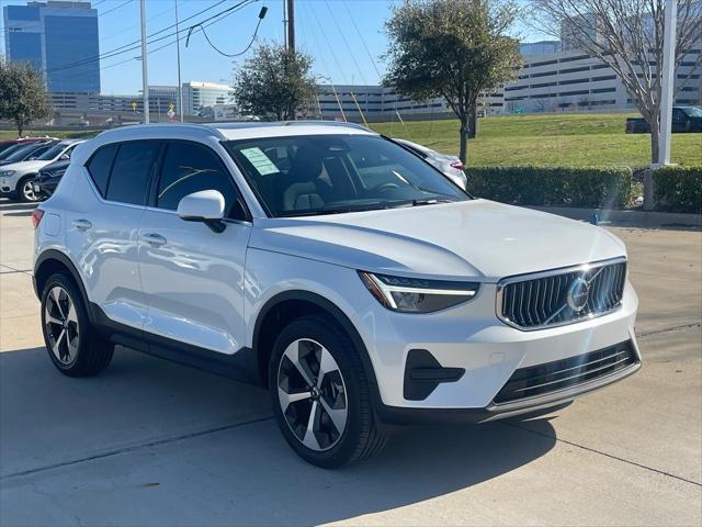 new 2025 Volvo XC40 car, priced at $44,465