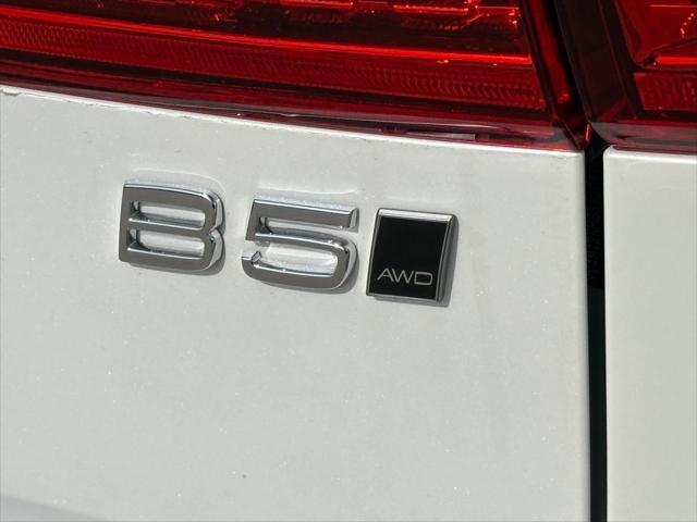 new 2025 Volvo XC60 car, priced at $60,660
