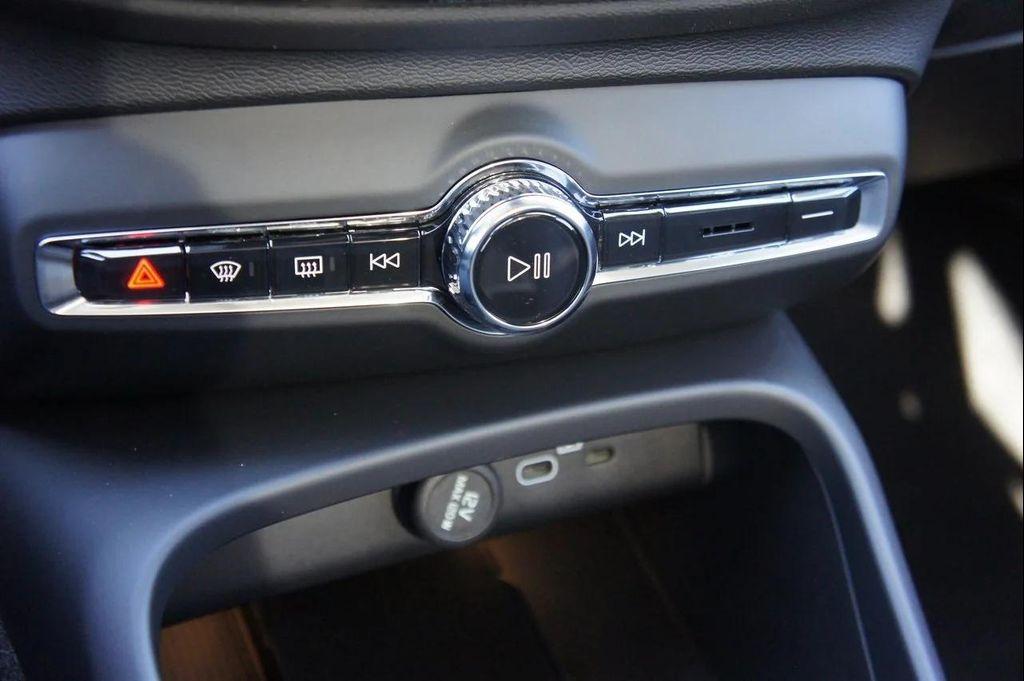 new 2025 Volvo XC40 car, priced at $45,465