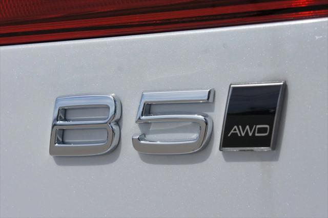new 2025 Volvo XC60 car, priced at $61,260