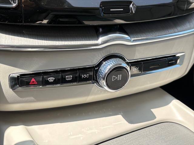 new 2025 Volvo XC60 Plug-In Hybrid car, priced at $67,060