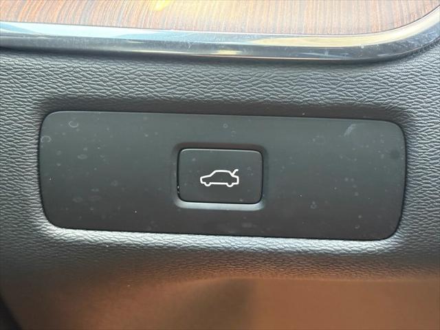 used 2023 Volvo XC60 car, priced at $39,725