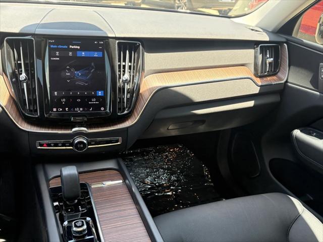 used 2023 Volvo XC60 car, priced at $39,725