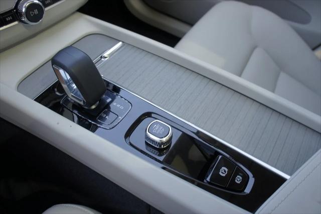 new 2025 Volvo XC60 car, priced at $55,360