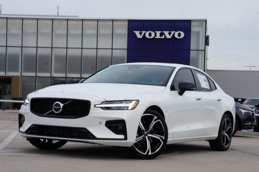 new 2024 Volvo S60 car, priced at $44,492