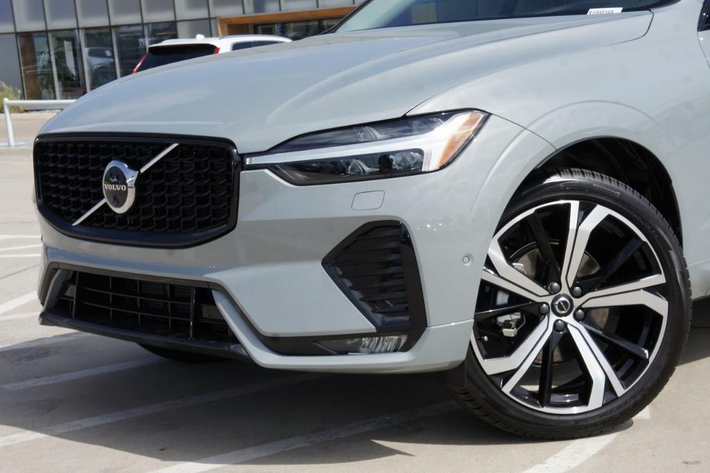 new 2025 Volvo XC60 car, priced at $63,965