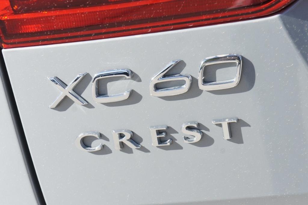 new 2024 Volvo XC60 car, priced at $51,719