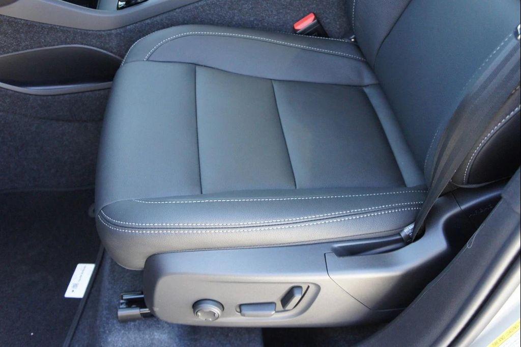 new 2025 Volvo XC40 car, priced at $46,035