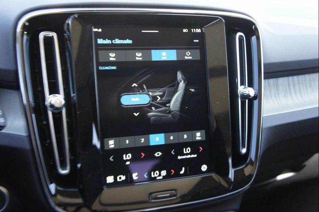 new 2025 Volvo XC40 car, priced at $46,035