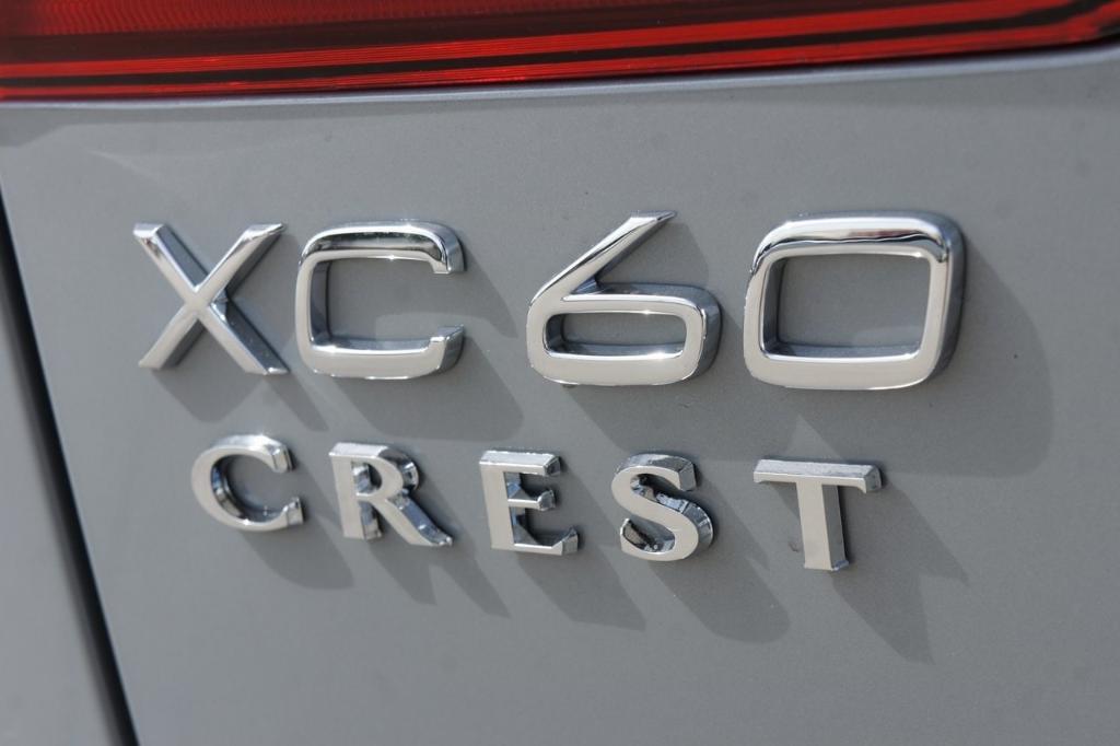 new 2025 Volvo XC60 car, priced at $54,335