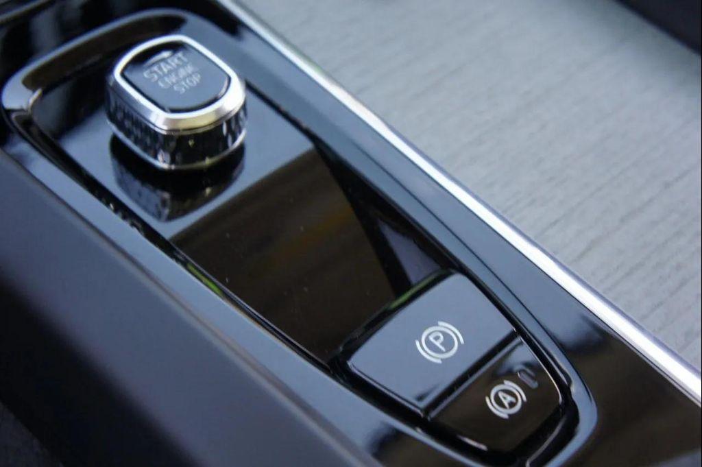 used 2025 Volvo XC60 car, priced at $39,800