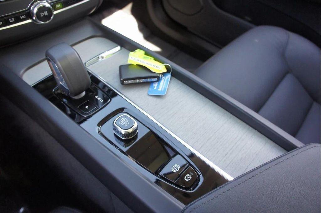used 2025 Volvo XC60 car, priced at $39,800