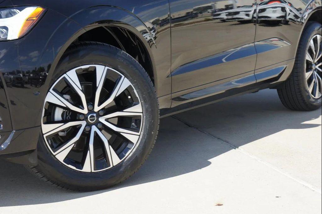 used 2025 Volvo XC60 car, priced at $39,800