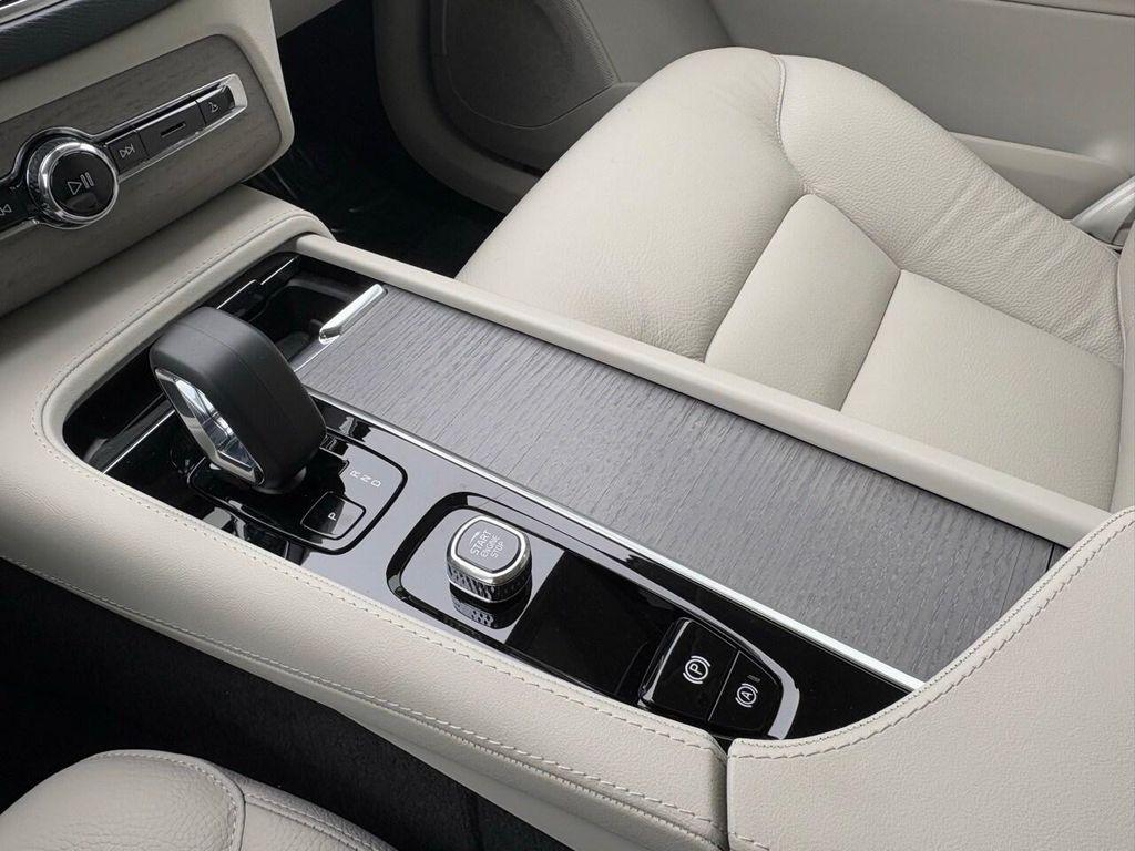 new 2025 Volvo XC90 Plug-In Hybrid car, priced at $72,927