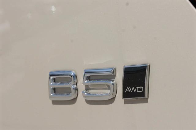 new 2025 Volvo XC40 car, priced at $51,015