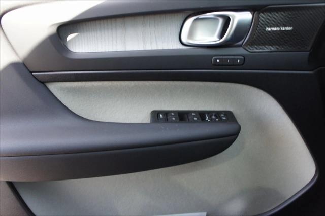 new 2025 Volvo XC40 car, priced at $51,015