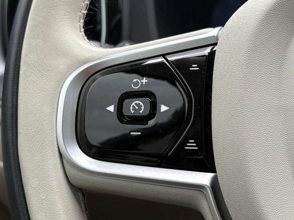 new 2025 Volvo XC60 car, priced at $50,710