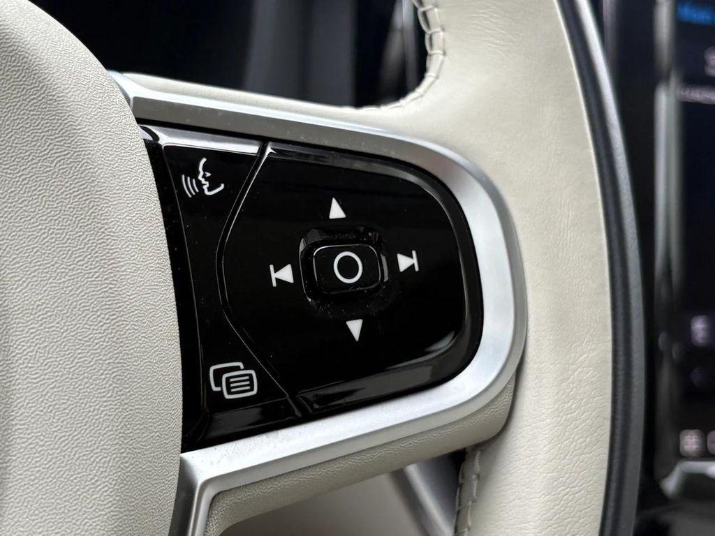 new 2025 Volvo XC60 car, priced at $50,710