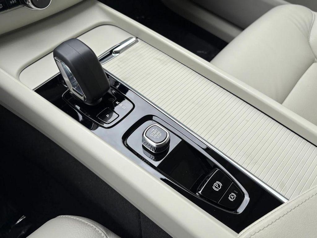 new 2025 Volvo XC60 car, priced at $50,710