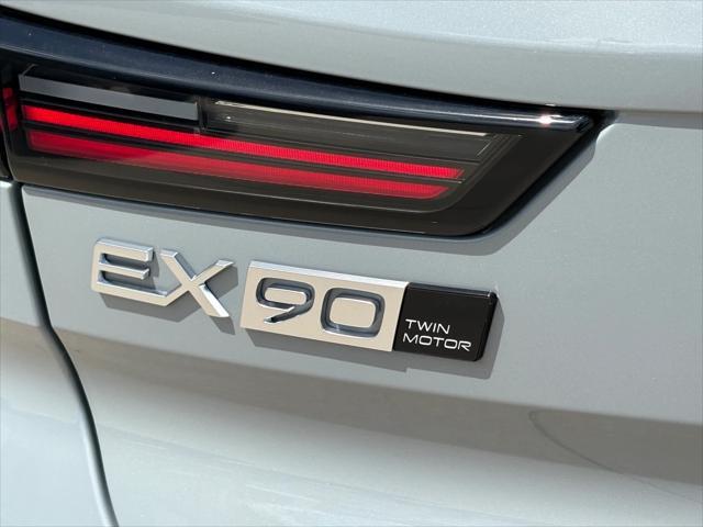 new 2025 Volvo EX90 car, priced at $81,290