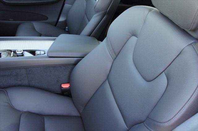 new 2025 Volvo XC60 car, priced at $55,360