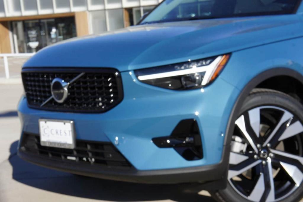 new 2024 Volvo XC40 car, priced at $49,595