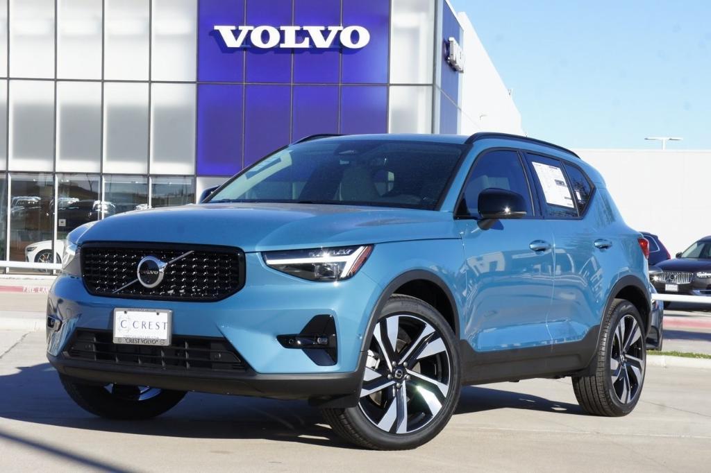 new 2024 Volvo XC40 car, priced at $49,595