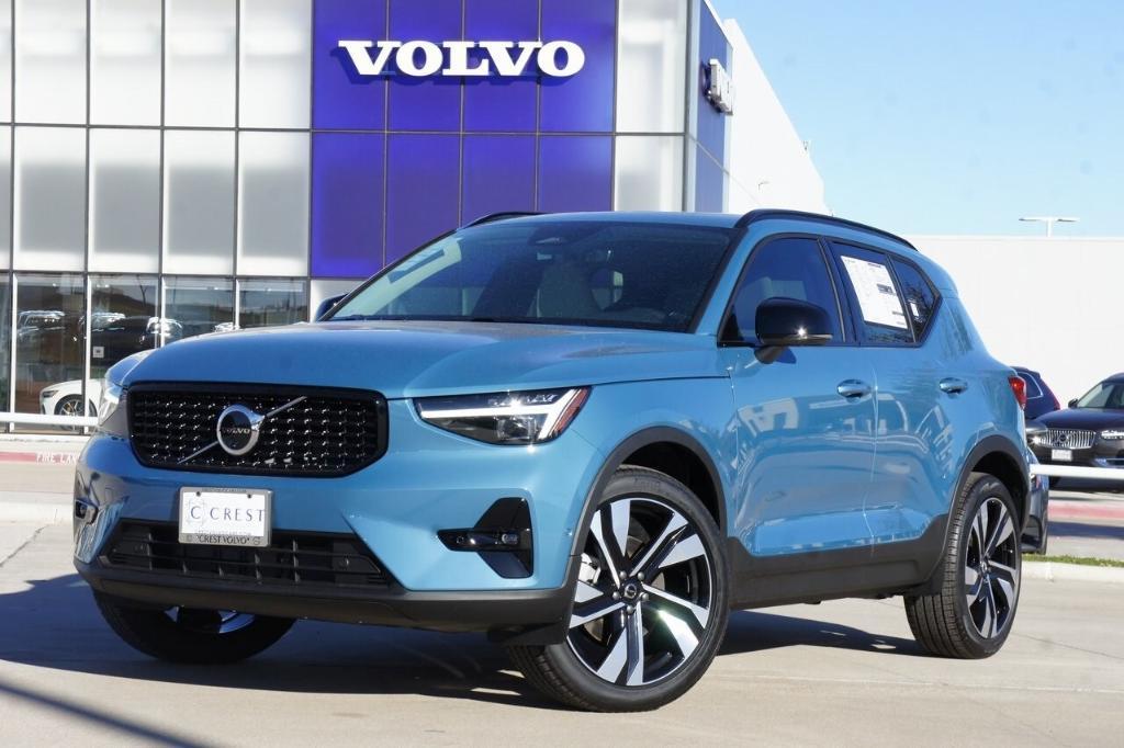 new 2024 Volvo XC40 car, priced at $49,095