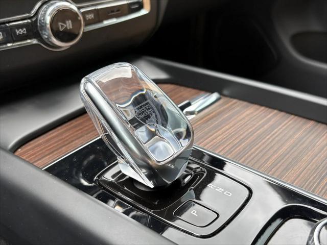 used 2022 Volvo XC60 car, priced at $42,498