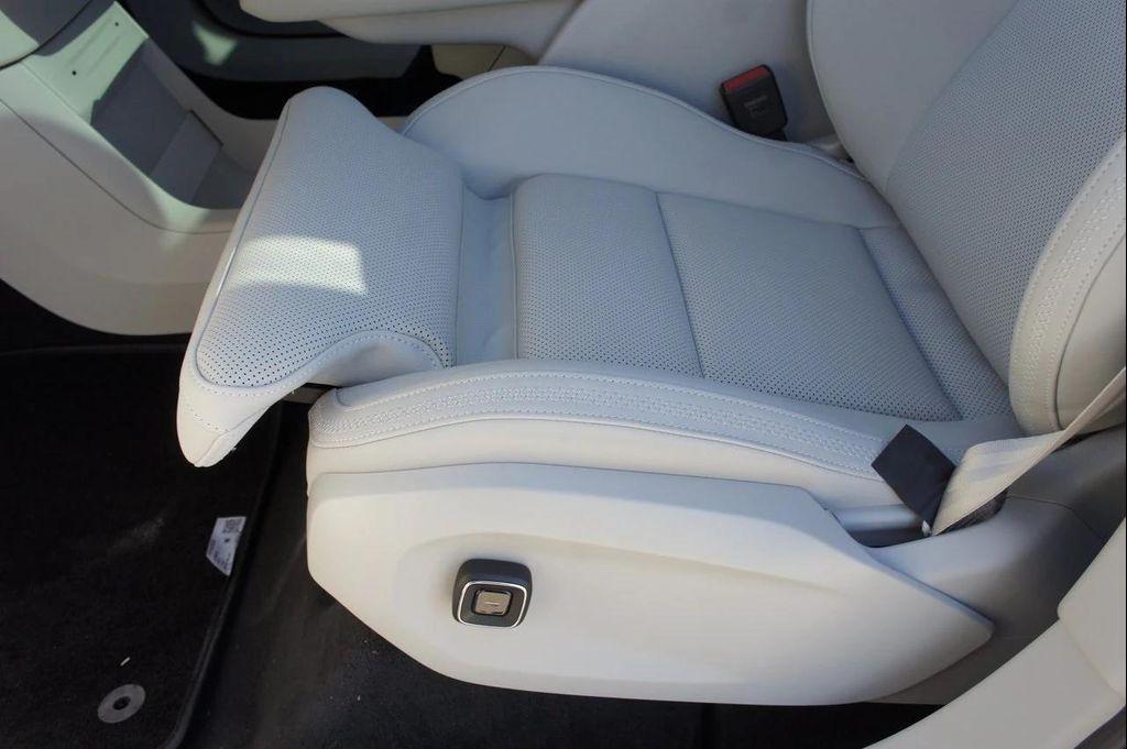 new 2025 Volvo EX90 car, priced at $92,250