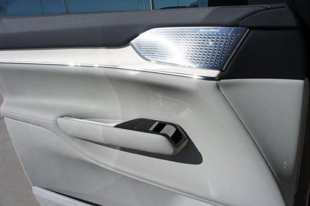 new 2025 Volvo EX90 car, priced at $92,250