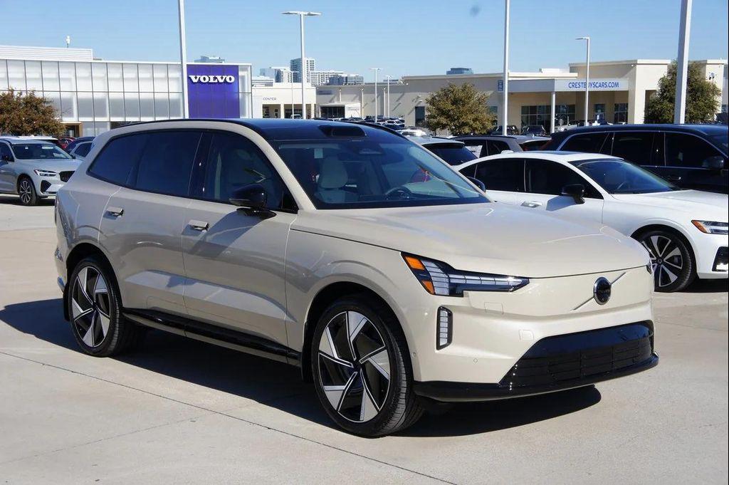 new 2025 Volvo EX90 car, priced at $92,250