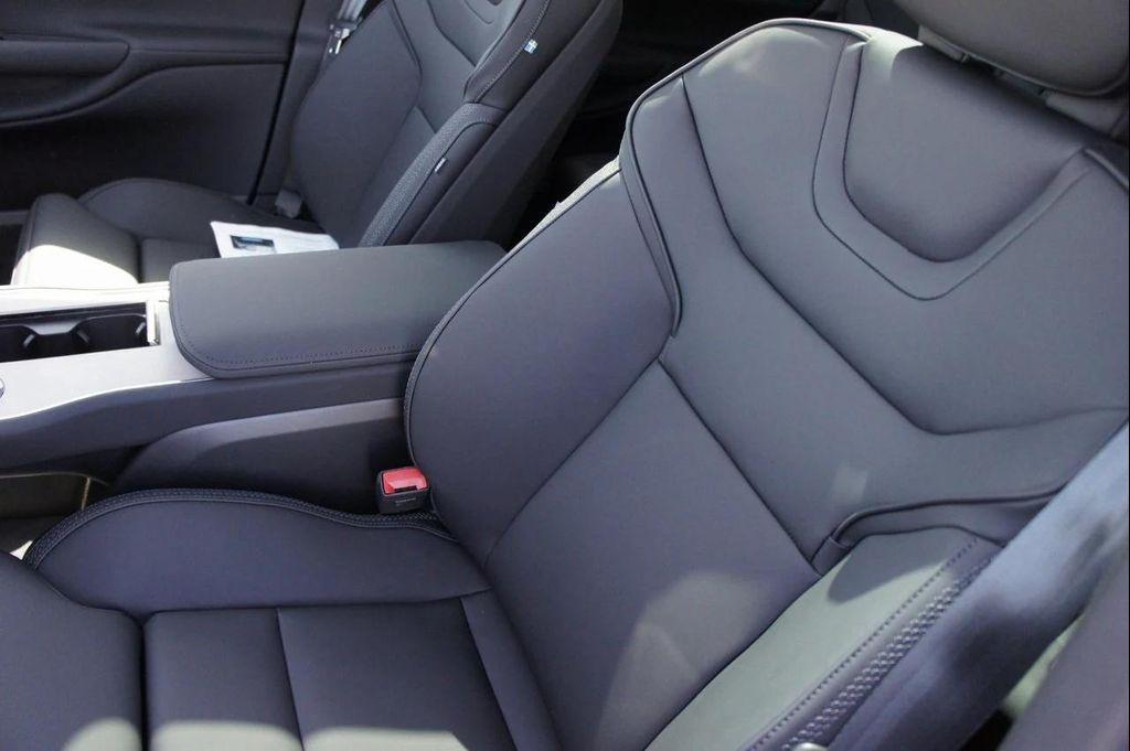 new 2025 Volvo EX90 car, priced at $85,640