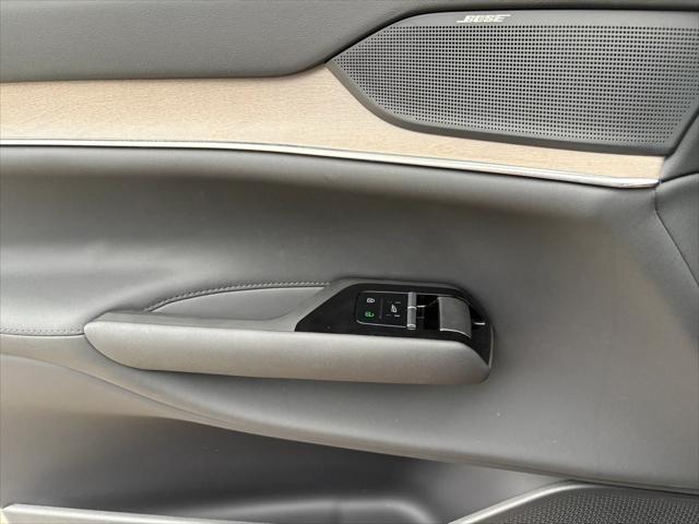 new 2025 Volvo EX90 car, priced at $89,285