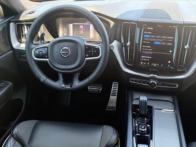 used 2022 Volvo XC60 Recharge Plug-In Hybrid car, priced at $37,611