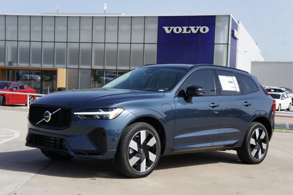 new 2025 Volvo XC60 Plug-In Hybrid car, priced at $67,035