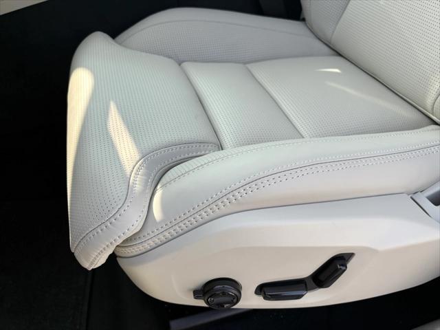 new 2025 Volvo XC60 car, priced at $66,935
