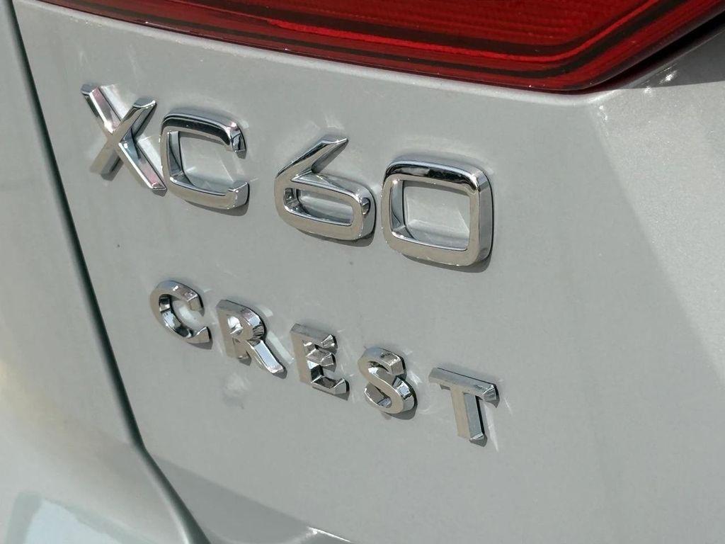 new 2025 Volvo XC60 car, priced at $53,745