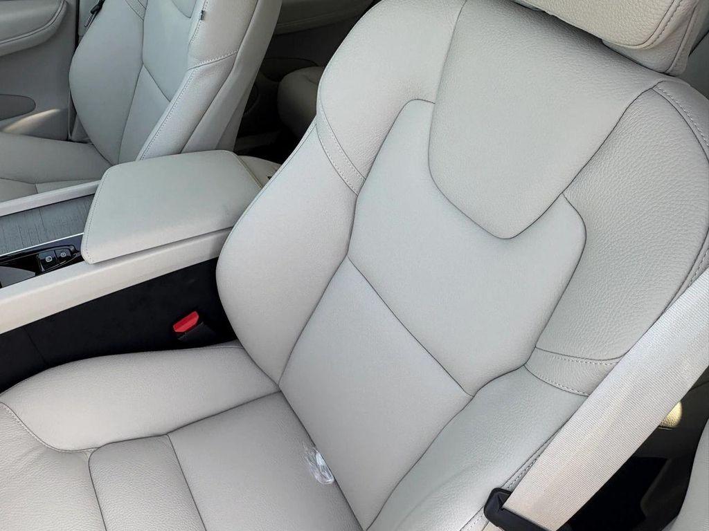 new 2025 Volvo XC60 car, priced at $53,745