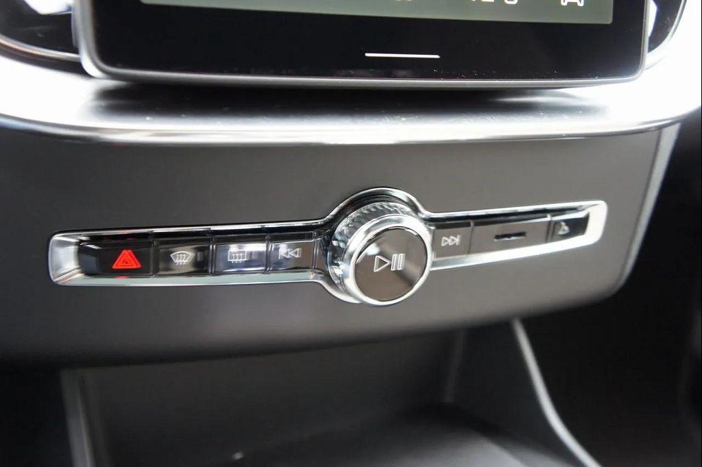 new 2025 Volvo XC90 car, priced at $66,695