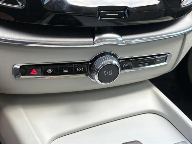 new 2025 Volvo XC60 car, priced at $55,385