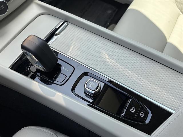new 2025 Volvo XC60 car, priced at $55,385