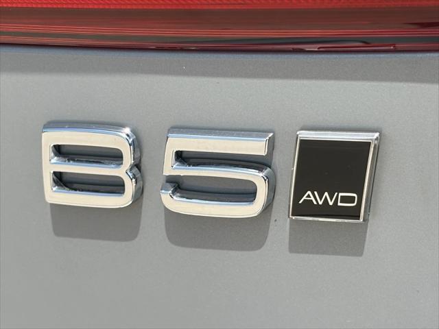new 2025 Volvo XC60 car, priced at $55,385