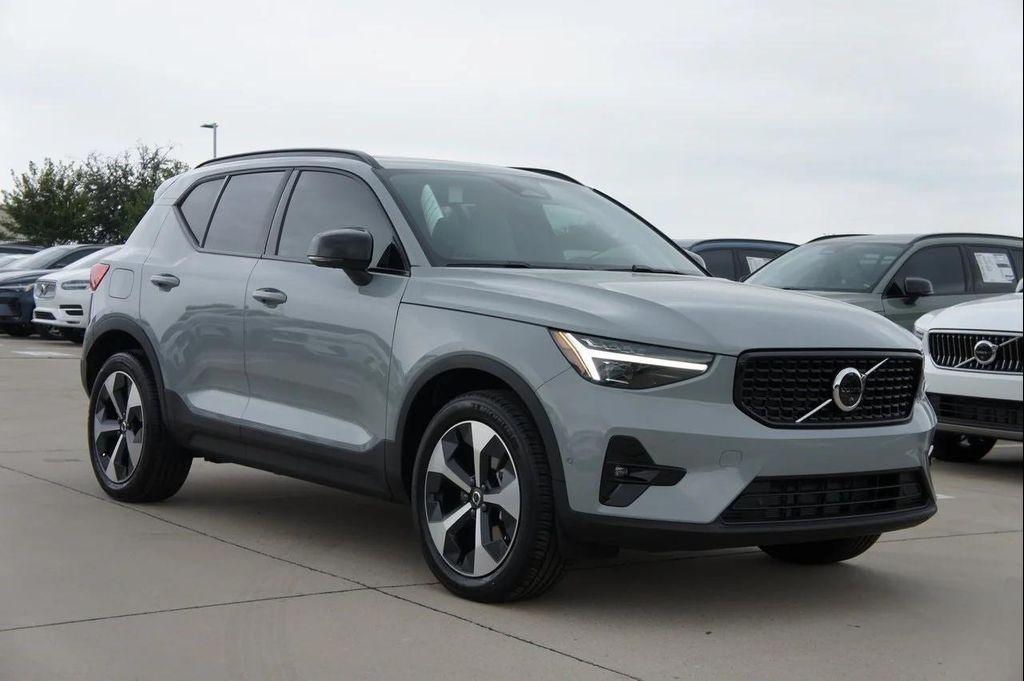 new 2025 Volvo XC40 car, priced at $48,335