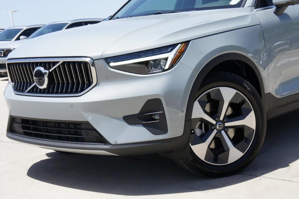 new 2025 Volvo XC40 car, priced at $48,760