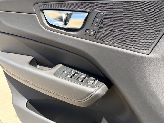 new 2025 Volvo XC60 car, priced at $50,285