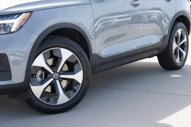 new 2025 Volvo XC40 car, priced at $45,485
