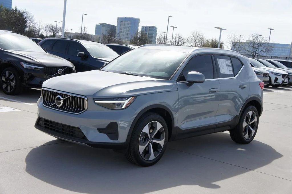 new 2025 Volvo XC40 car, priced at $45,485